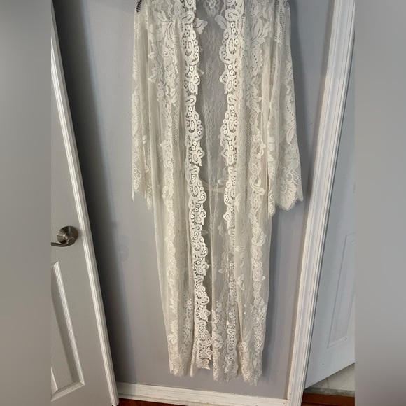 Inc International Concepts White Lace Robe in size medium - Picture 8 of 14